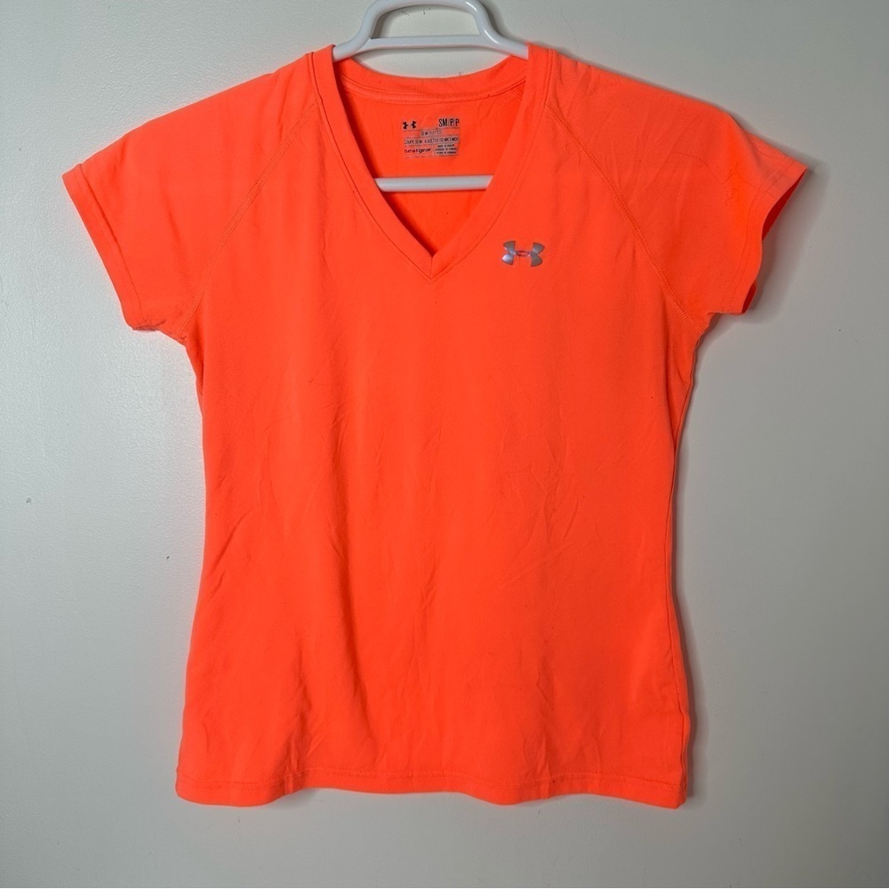 Under Armour Women’s bright orange semi fitted t-shirt size S
